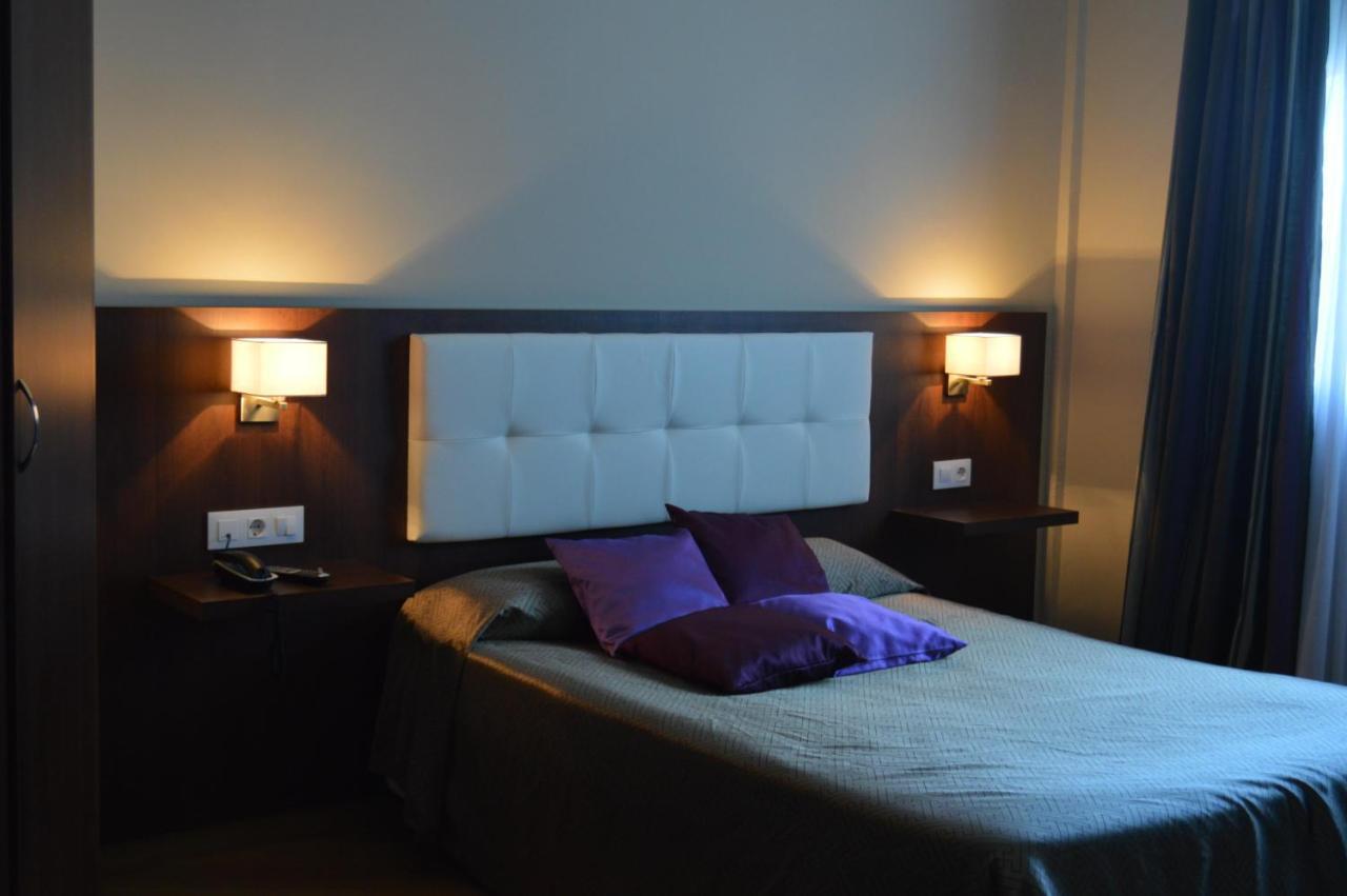 Hotel Pena Cruz มัลปาร์ติดา เด กาเซเรส ภายนอก รูปภาพ