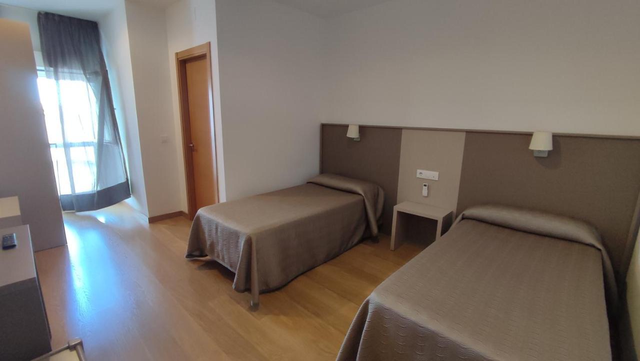 Hotel Pena Cruz มัลปาร์ติดา เด กาเซเรส ภายนอก รูปภาพ