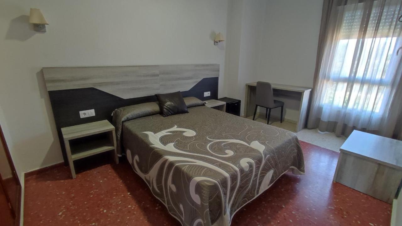 Hotel Pena Cruz มัลปาร์ติดา เด กาเซเรส ภายนอก รูปภาพ